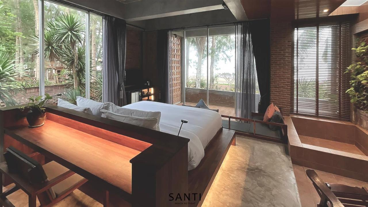 Santi Beach Retreat Chumphon Exterior foto