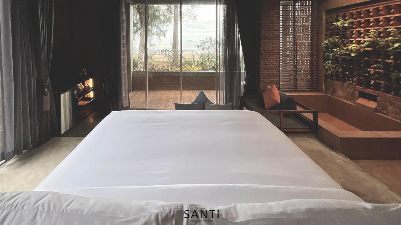 Santi Beach Retreat Chumphon Exterior foto