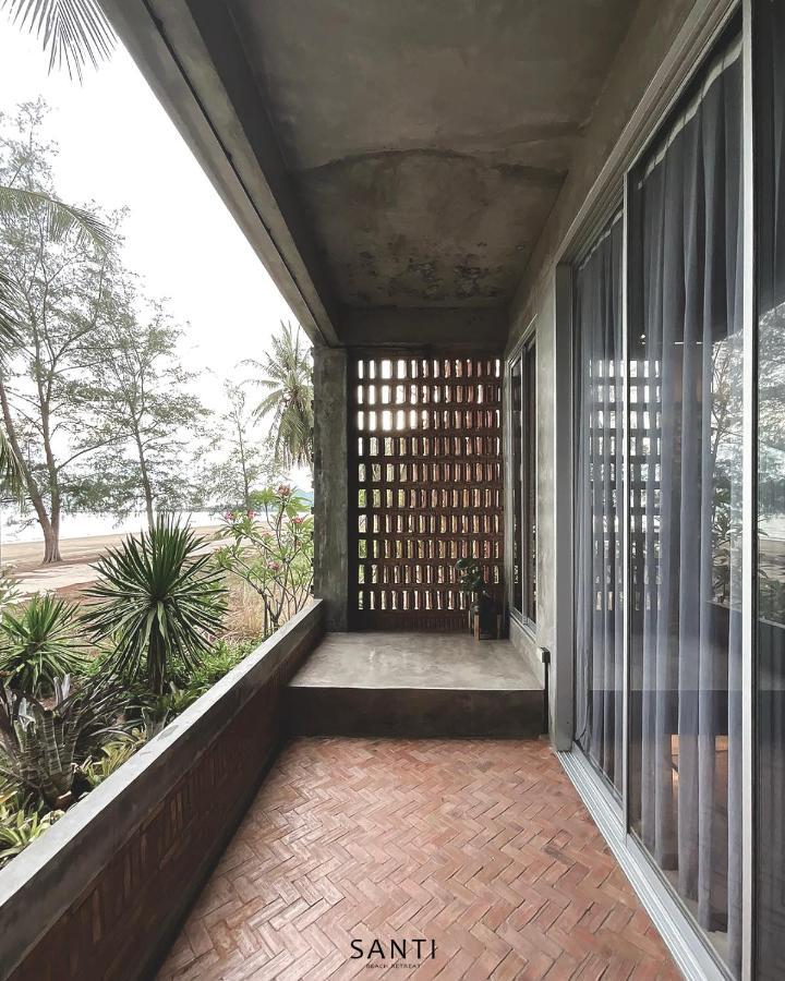 Santi Beach Retreat Chumphon Exterior foto