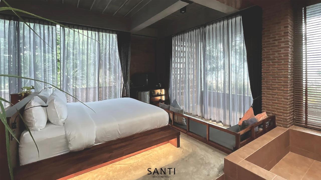 Santi Beach Retreat Chumphon Exterior foto