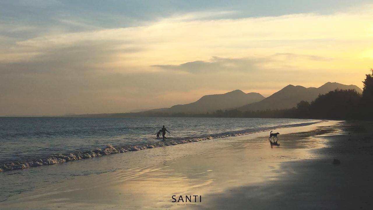Santi Beach Retreat Chumphon Exterior foto